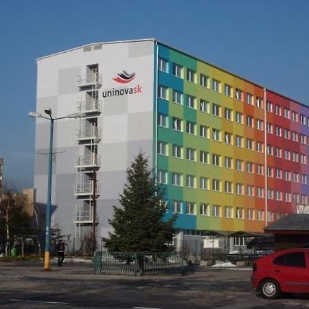 Uninova Hostel Pozsony Kültér fotó